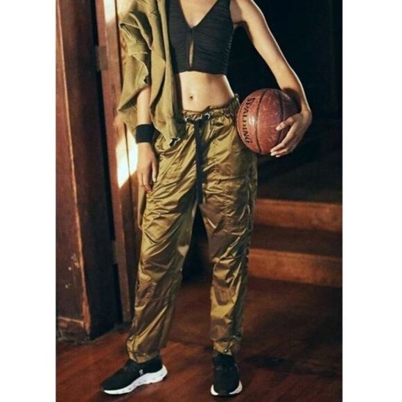 Free People Women's Back to The Future Pants Size Medium NWOT Olive Green Jogger - Picture 2 of 13